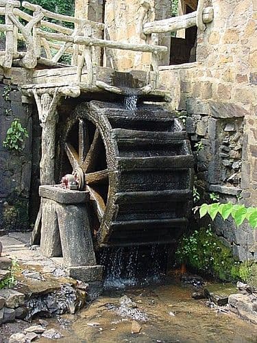 Water mills: In the past, everyone in the East used scientific methods for grinding, and their ingenuity is impressive. Of course, in the West, windmills were used. If there was no wind, there would be no mills.