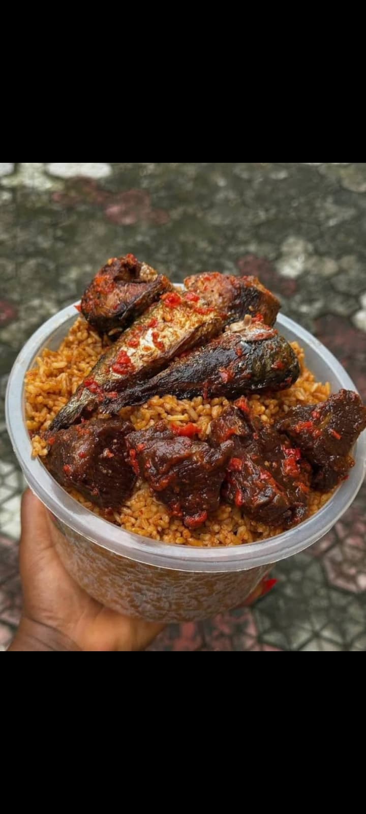 😂 THIS IS NOT JUST FOOD… THIS IS A MARKET SENTIMENT.
Rice is the liquidity.
Fish is the alpha.
Meat is the whale.
And that pepper?
That one is the volatility. 😂🔥
You can’t look at this plate and still say,
I’m waiting for the dip.
Sometimes, you just have to buy the dip and eat.